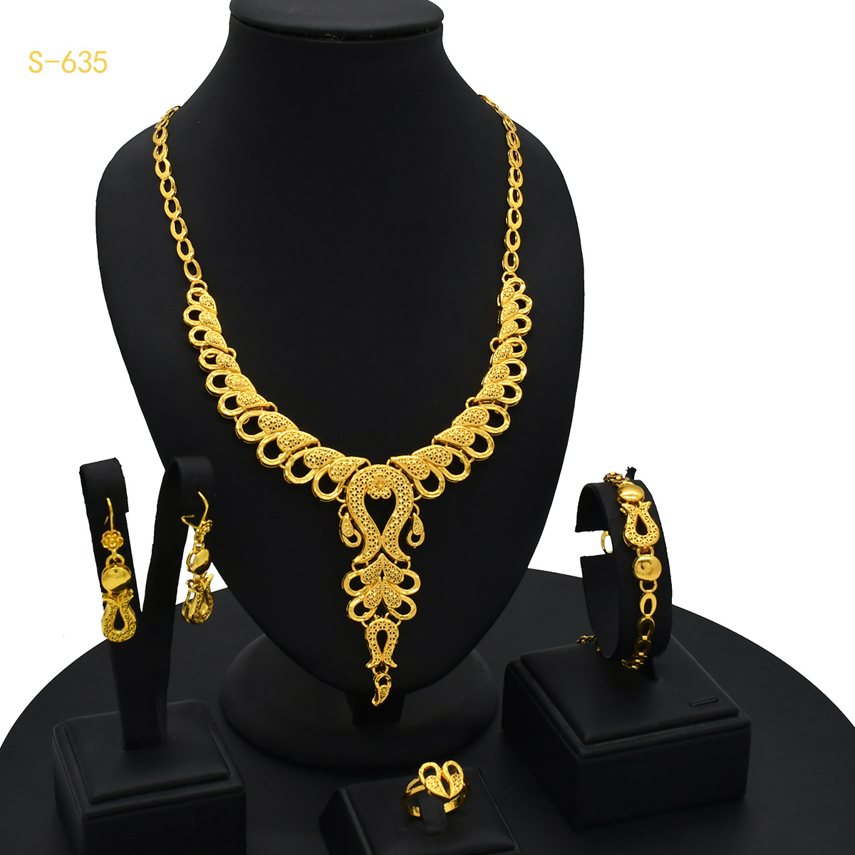 24K Gold Plated Arabic Women's Bridal Jewelry Suit photo 5