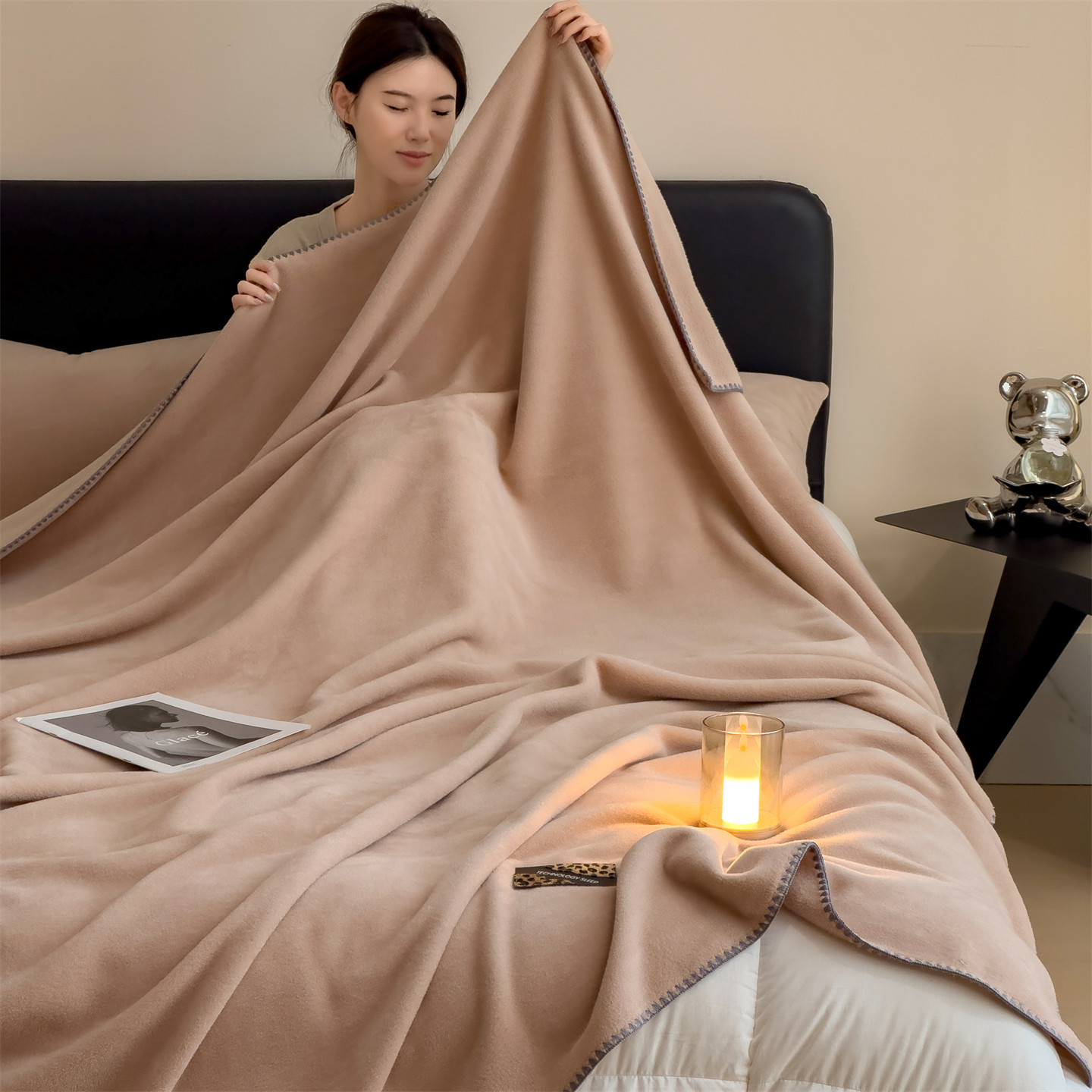 Cashmere-like Thickened Coral Fleece Blanket photo 3