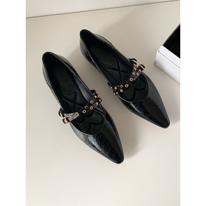 Women's Pointed-toe Wedge Leather Shoes With Studs photo 2