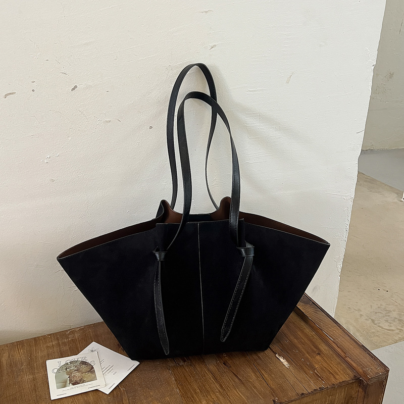 Womens Large-Capacity Casual Matte-Effect Under-Arm Bucket Bag photo 6