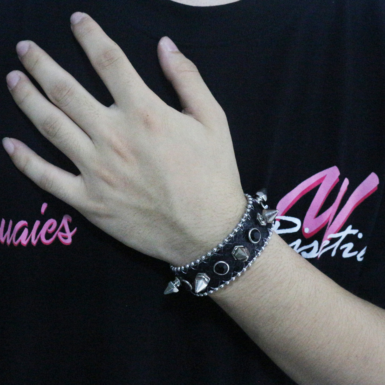 Womens Fashionable Pointed Rivet Bracelet photo 4