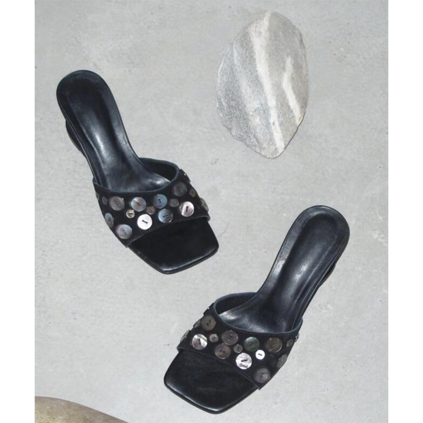 Women's Niche Black Button High-heeled Open-toe Sandals photo 3
