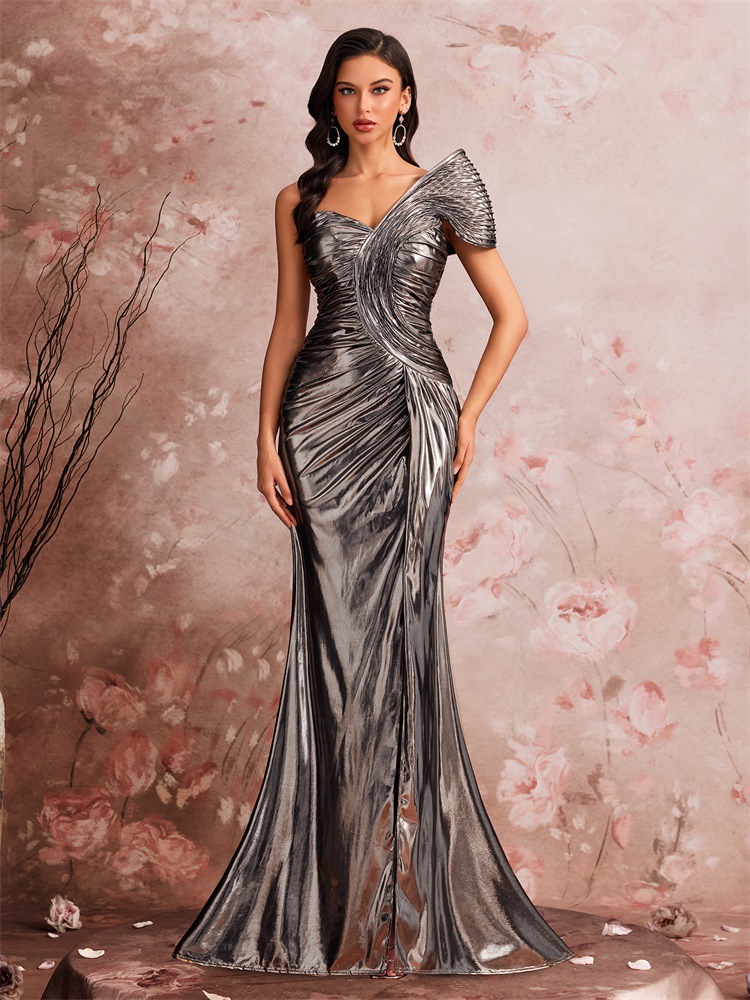 Design-conscious Fish-scale Structured Elegant Evening Gown photo 2