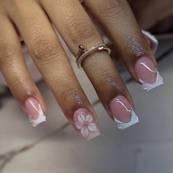 Sweet French-style Womens Wearable Nails photo 1