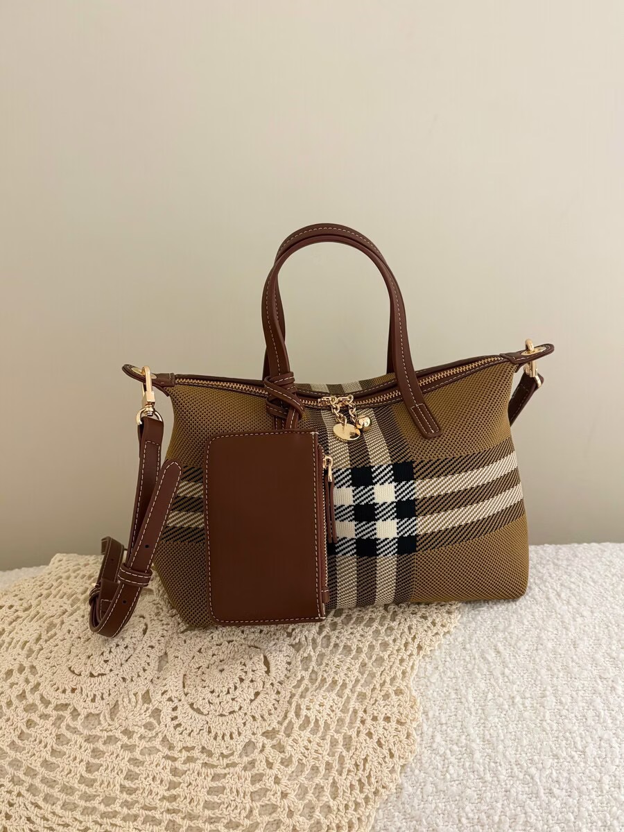 Casual Versatile And Stylish Shoulder Tote Bag photo 2