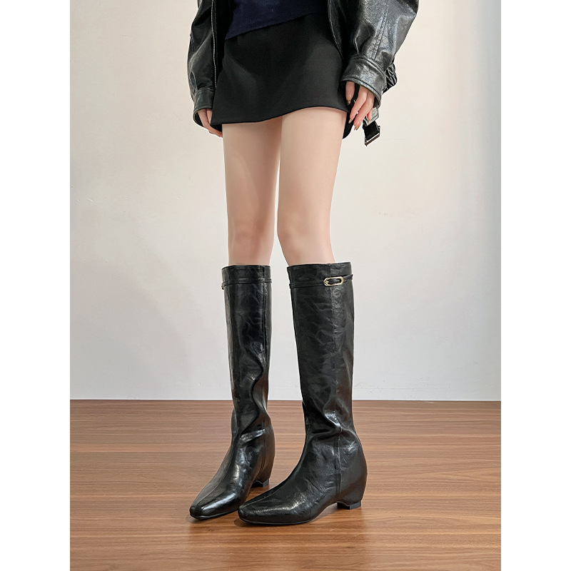 Womens Black High-top Boots With Buckles And A Hidden Heel photo 3