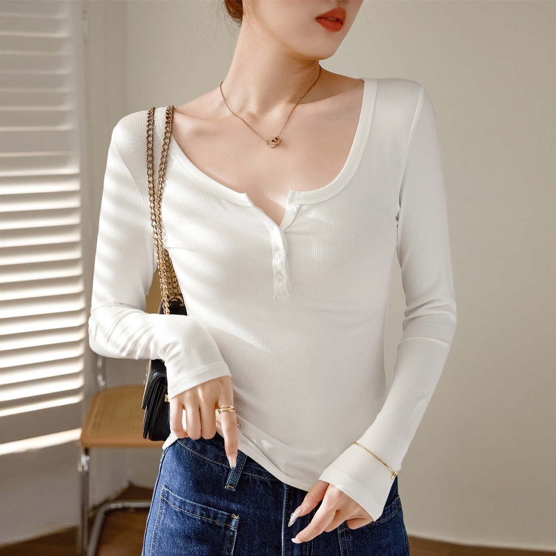 Autumnwinter Pure And Alluring Long-sleeve Slim-fit Bottoming Shirt photo 1