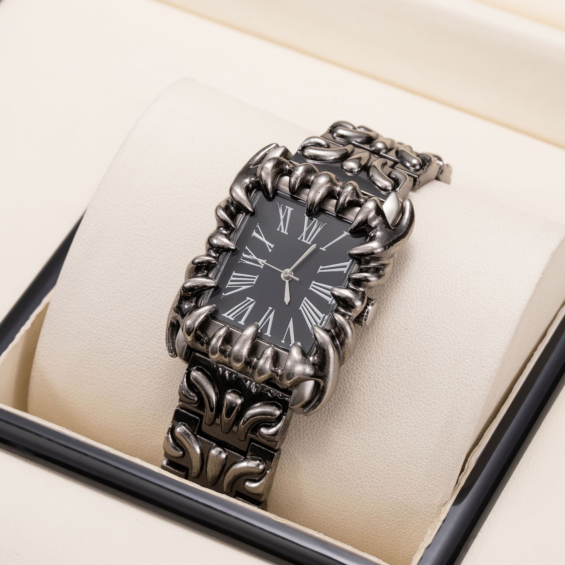 European And American Style Retro Personalized Embossed Irregular Shaped Pointed Claw Mens Watch photo 2