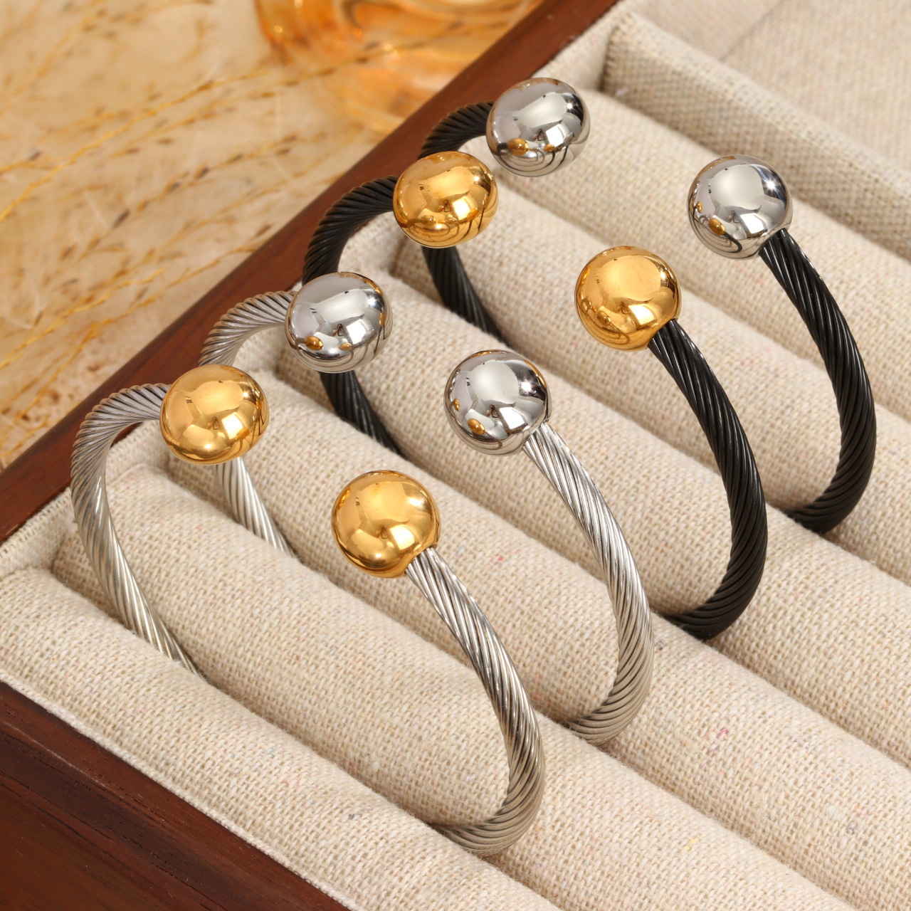 Twisted Steel Wire Bracelet For Men And Women photo 1
