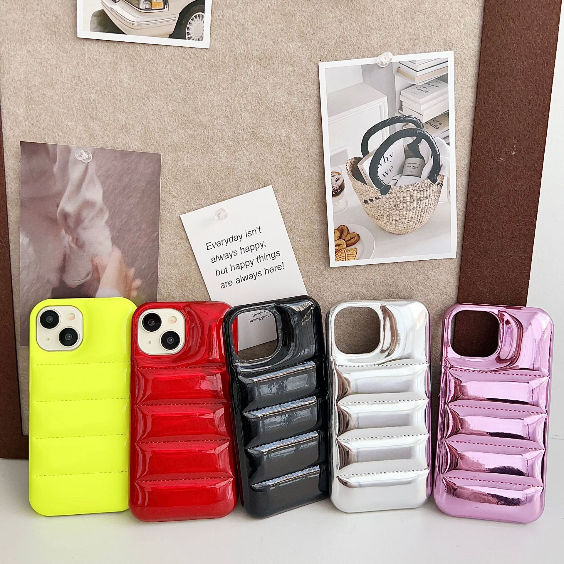 Applicable 17pm Aurora Down Jacket Glossy High-End Laser Phone Case photo 1