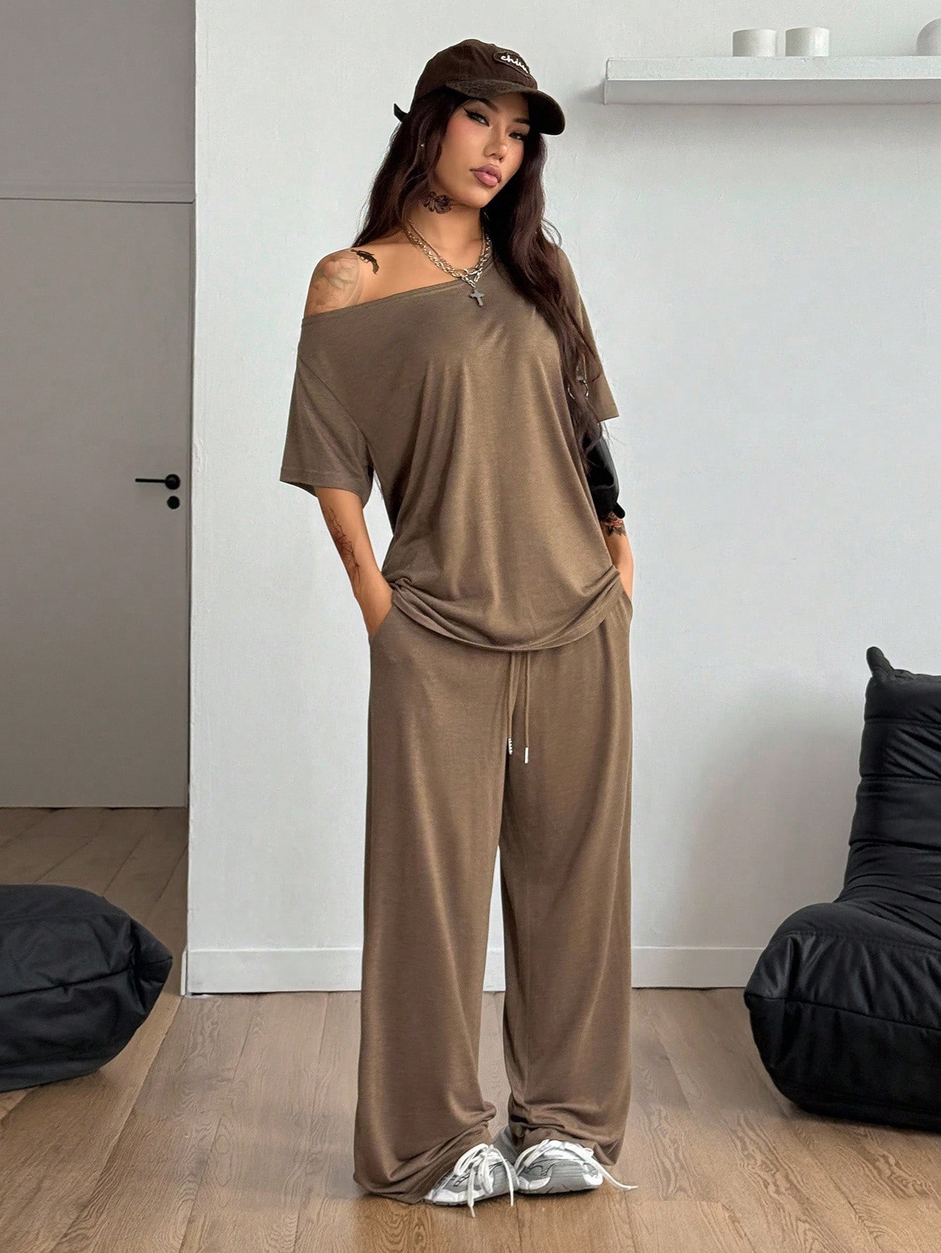 SpringSummer Women's Casual Solid-Color Sports Two-Piece Set photo 5
