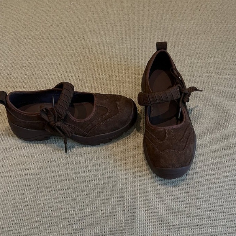 Women's Retro Bowtie Platform Pumps photo 2