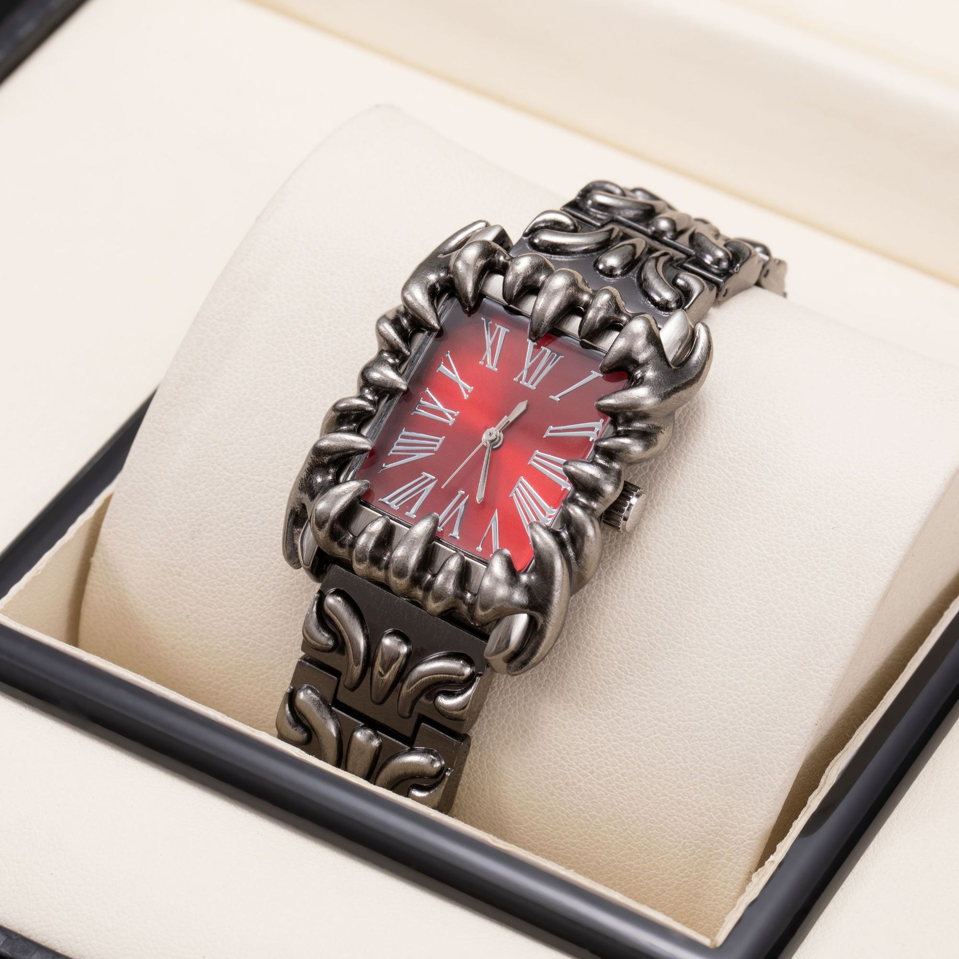 European And American Style Retro Personalized Embossed Irregular Shaped Pointed Claw Mens Watch photo 4