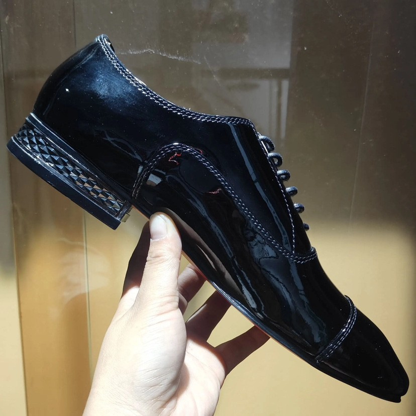 Matte-colored Leather Casual Shoes With Studded Red Soles photo 5