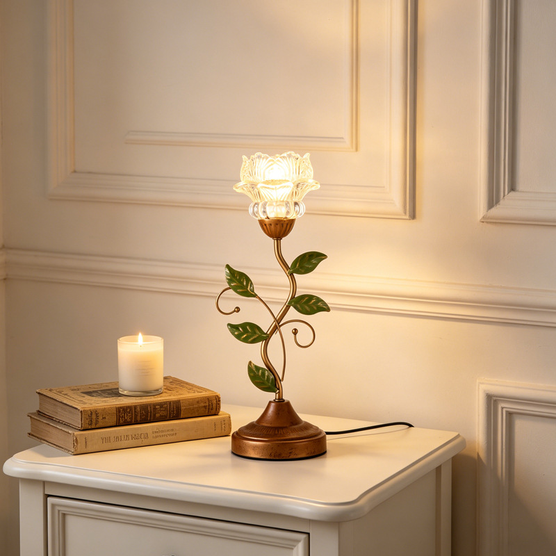 French-style Vintage Table Lamp Minimalist And Creative Flower Decoration photo 3