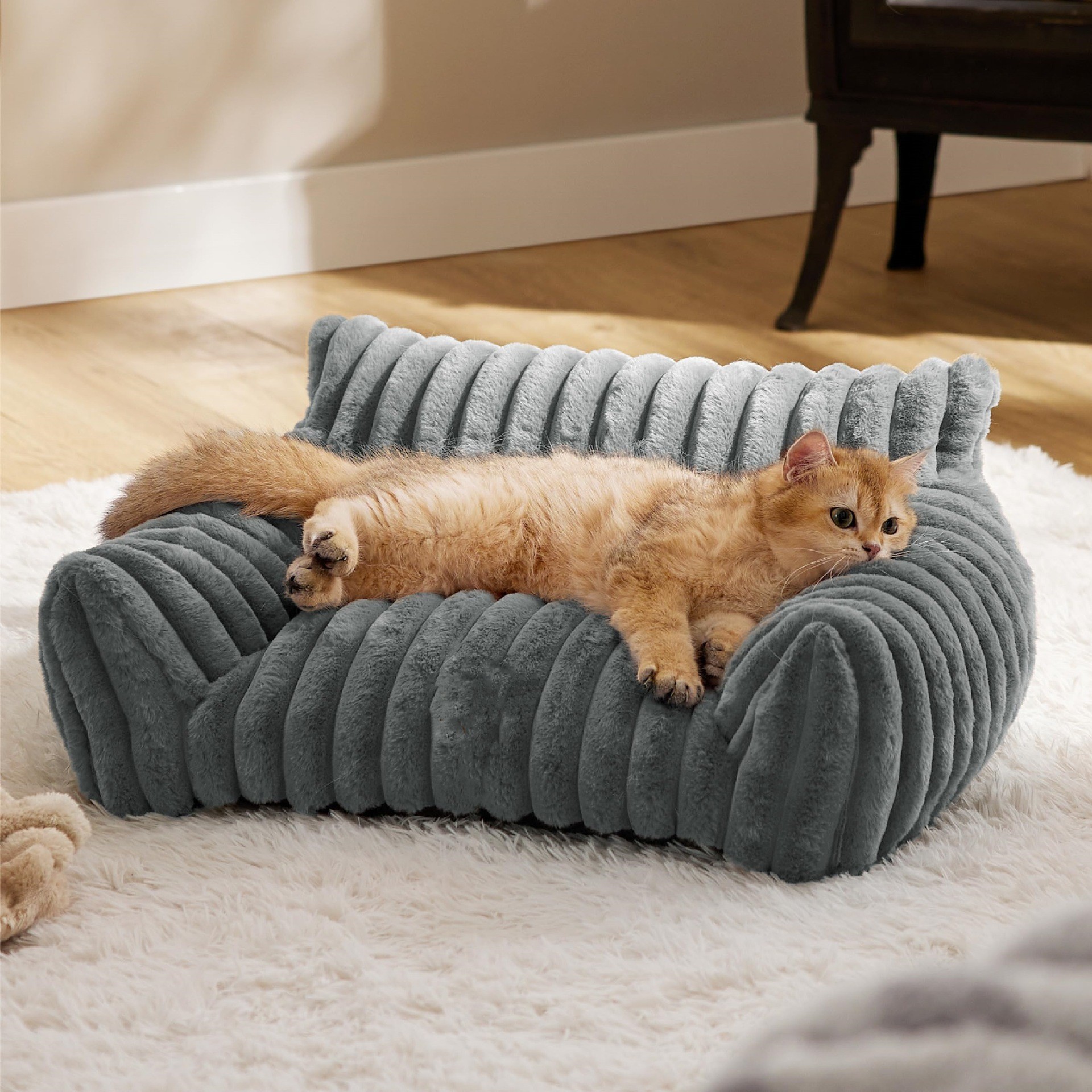 Simple And Versatile Four-Season Warm Plush Pet Bed photo 1