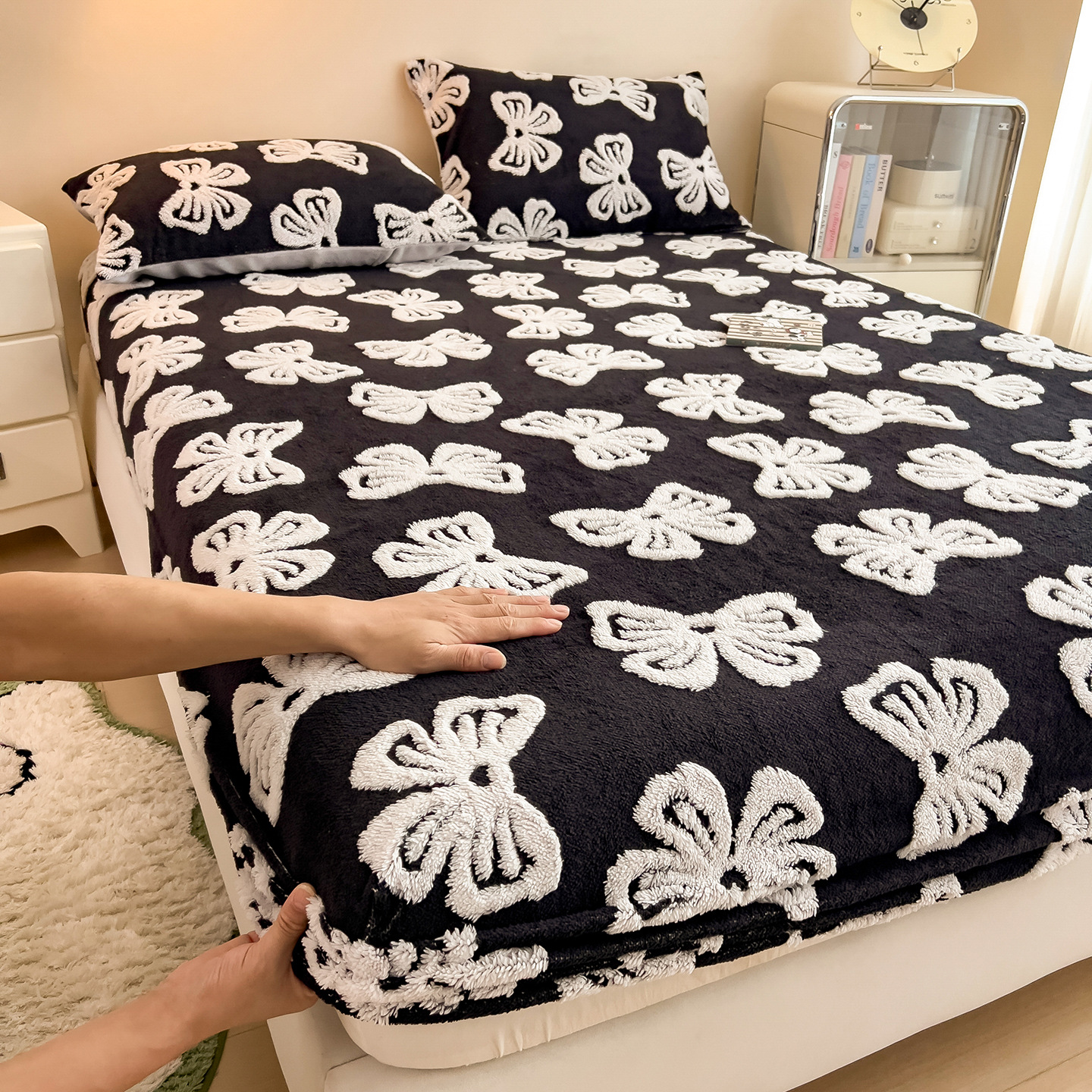 New Cationic Snow-velvet Fitted Sheet With Winter Fleece Lining photo 1