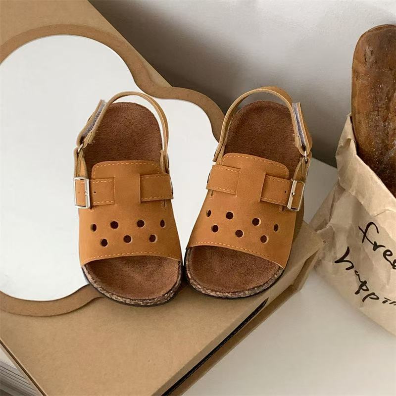 Summer Fashion Sandals For Boys And Girls Cute Cartoon Design photo 5