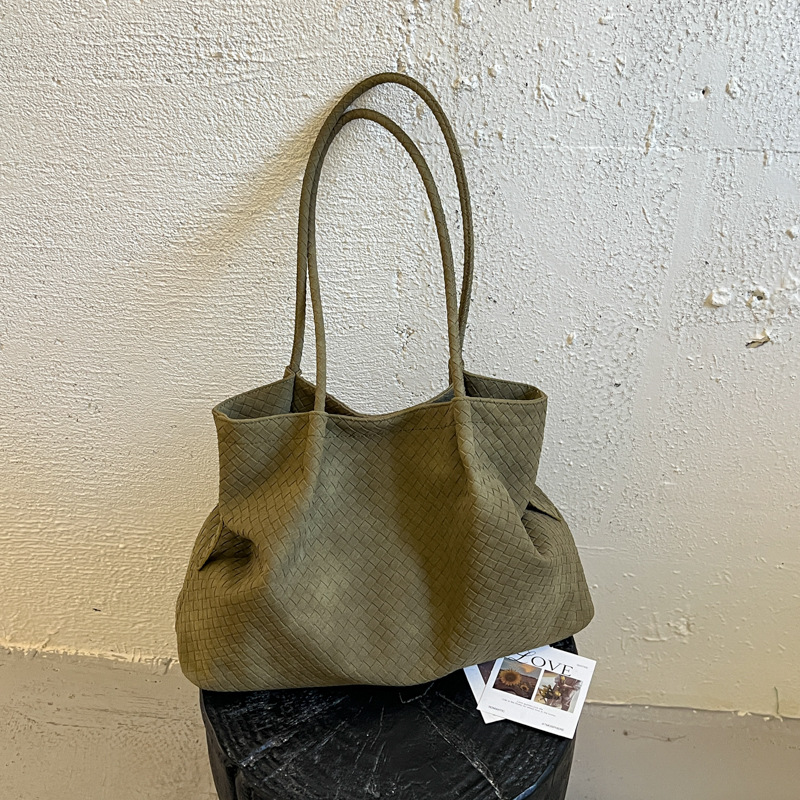 Niche Woven-pattern Underarm Tote Bag Womens Large-capacity Commuter Handbag For Autumn photo 7