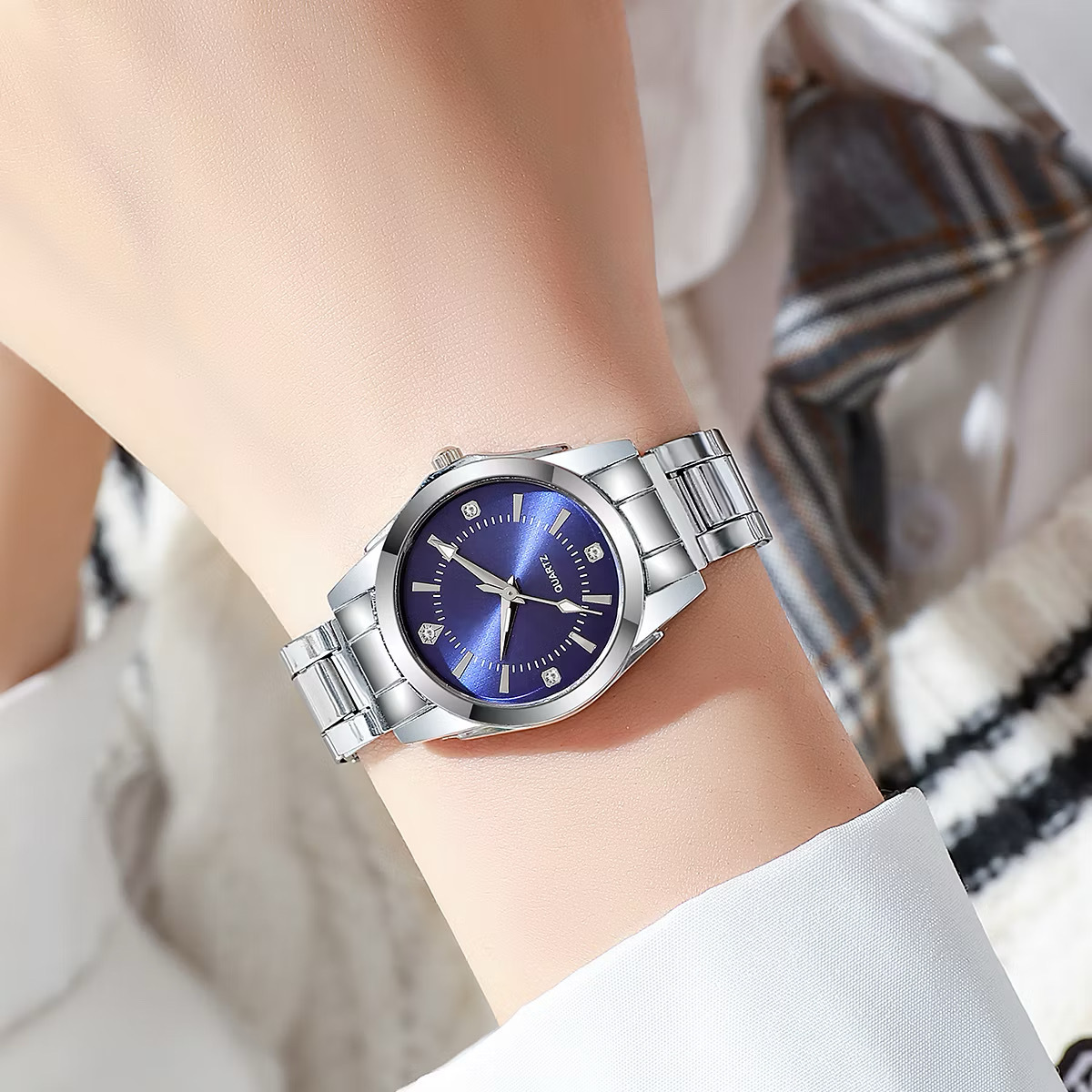 Fashionable And Minimalist Quartz Wristwatch photo 1