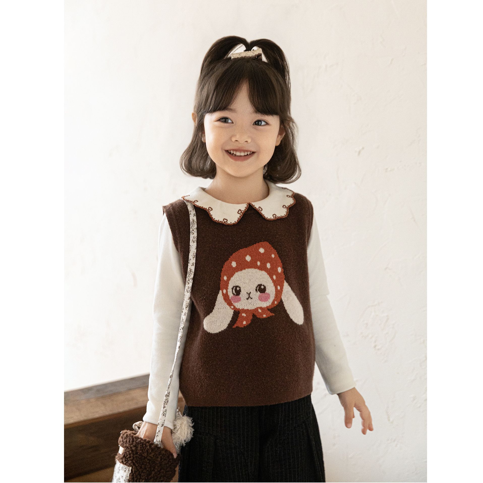 Children's Girls' Sleeveless Knitted Vest photo 2
