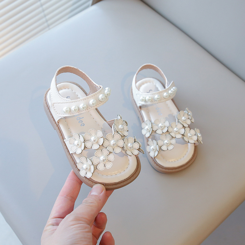 Summer New Style Flower Pearl Soft Soled Girls Sandals photo 4