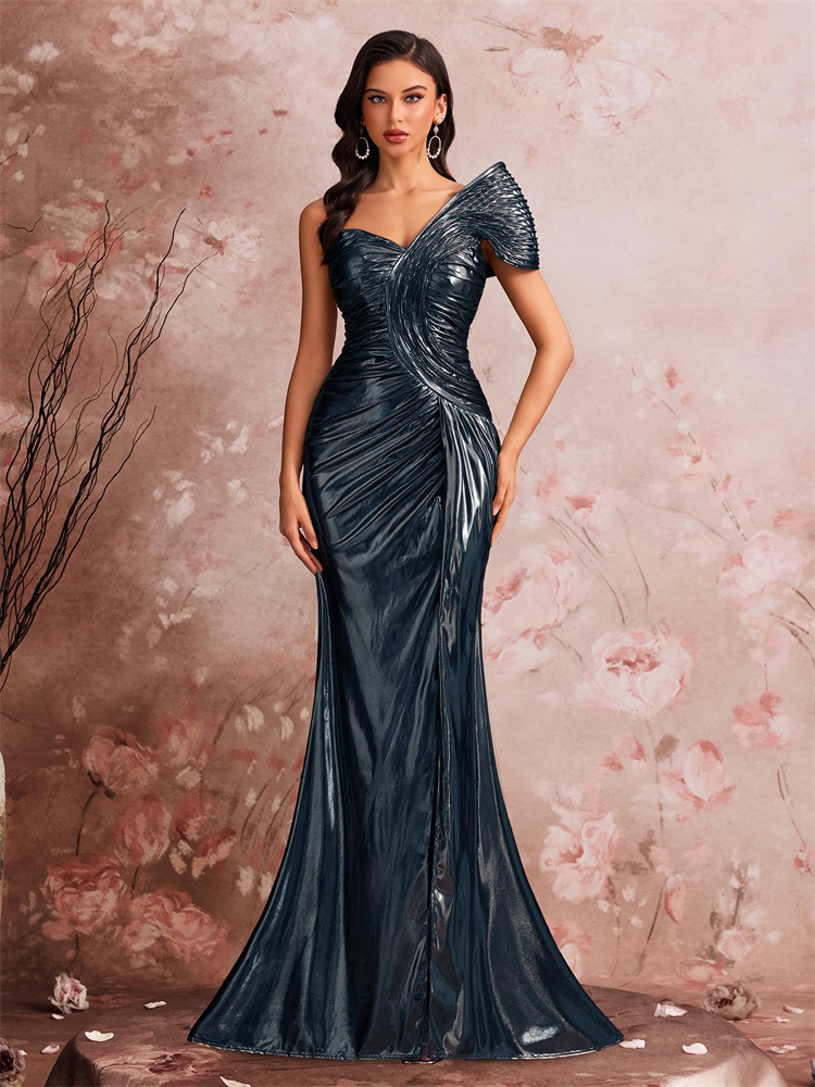 Design-conscious Fish-scale Structured Elegant Evening Gown photo 3