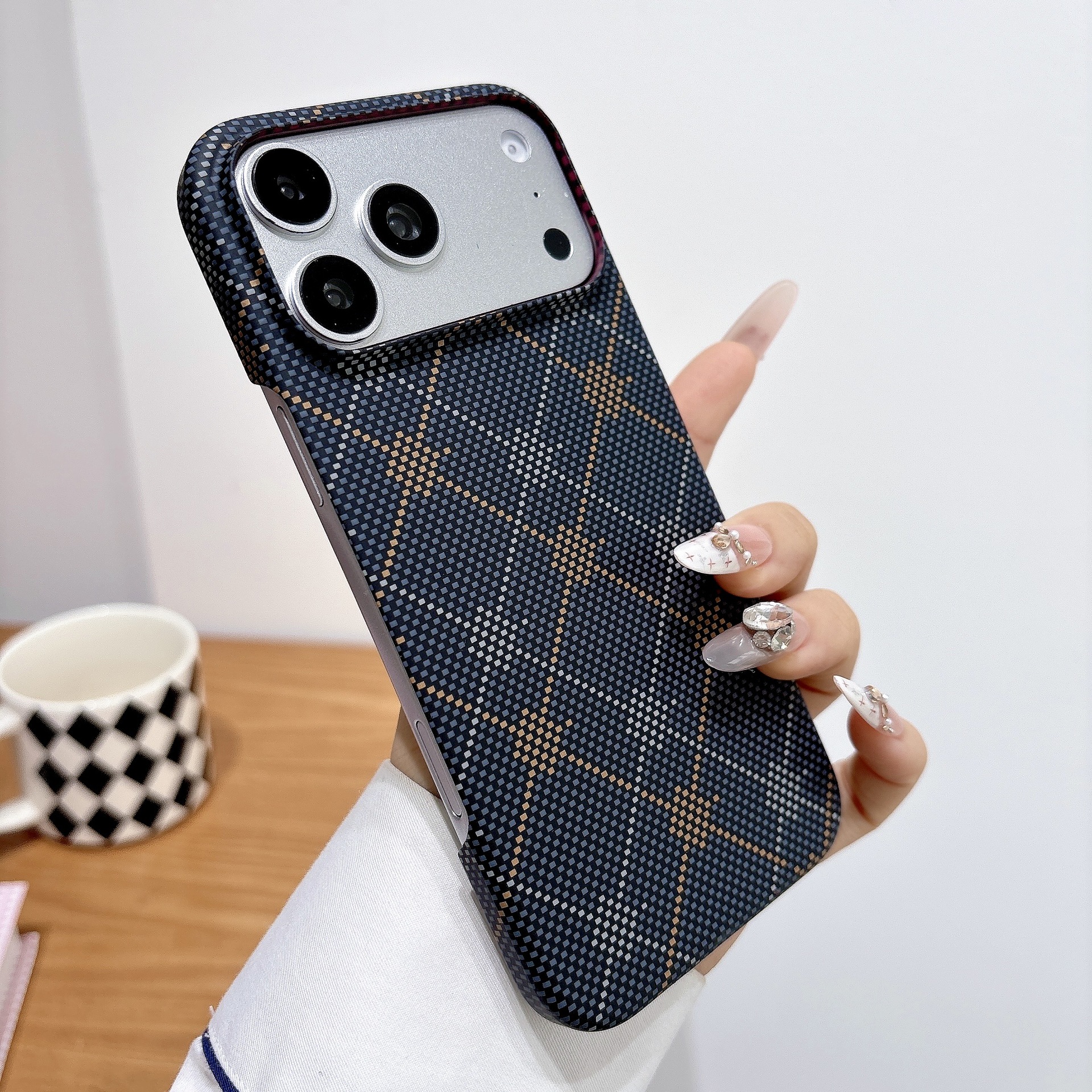 Compatible With The 18 Pro Max Carbon Fiber Magnetic Phone Case photo 7