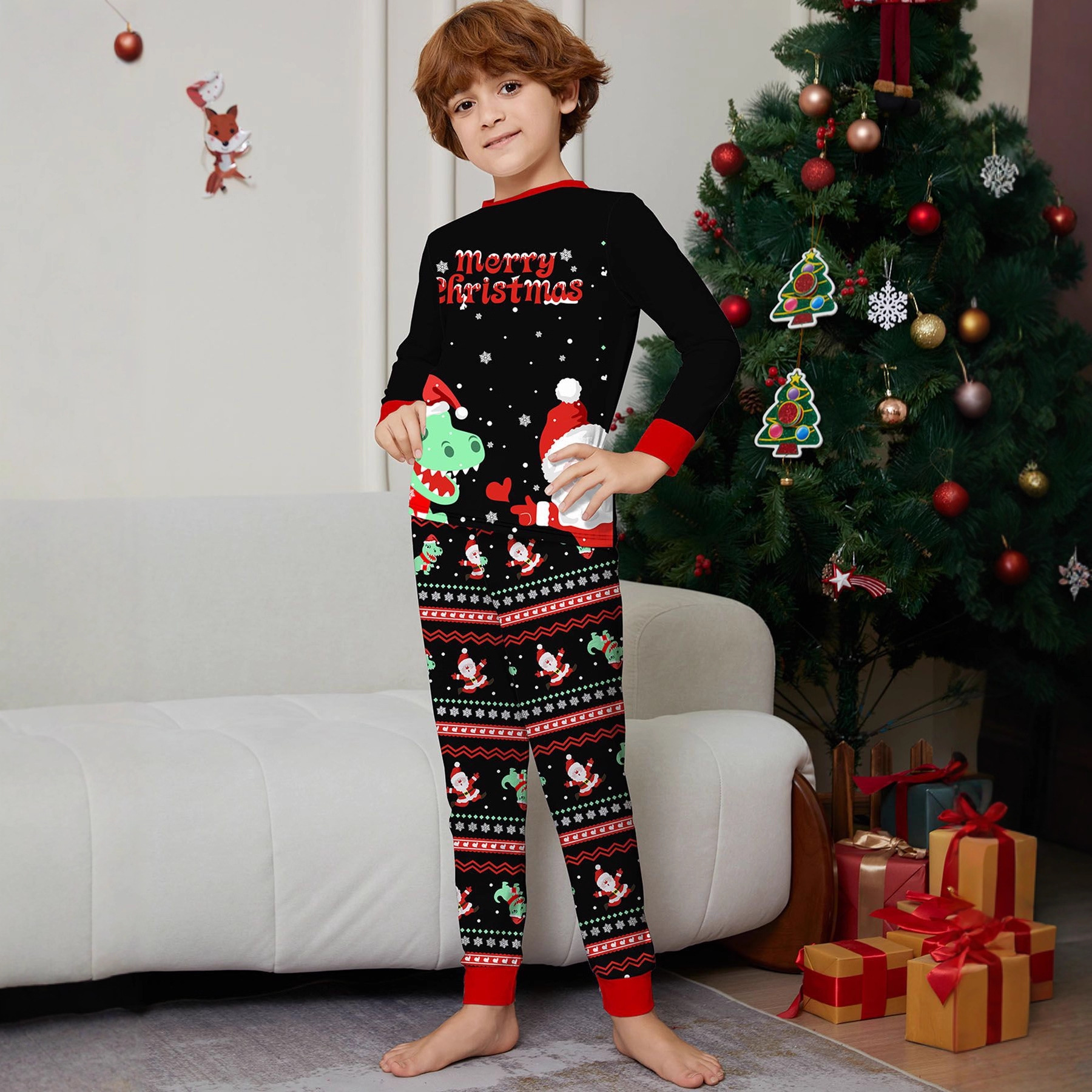 Cartoon Dinosaur Printed Black Pajamas Parent-child Suit photo 4