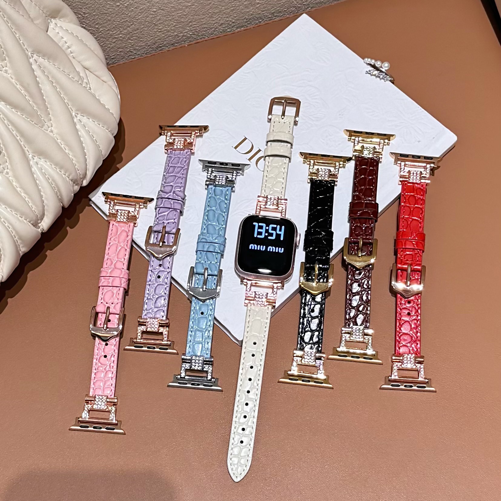 Four-sided Buckle Diamond-encrusted Metal Crocodile-pattern Strap photo 1