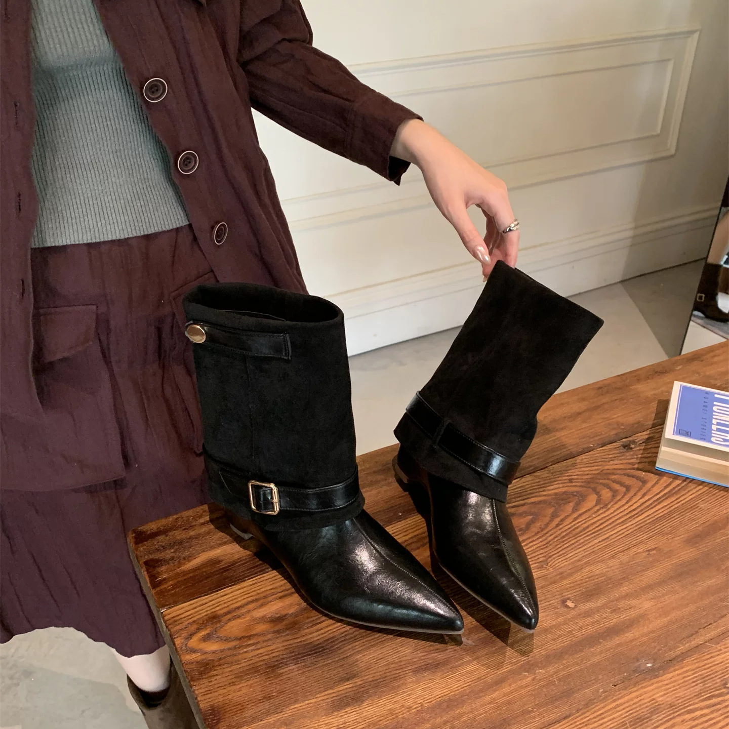 Women's Retro Slimming Western Cowboy Boots photo 2
