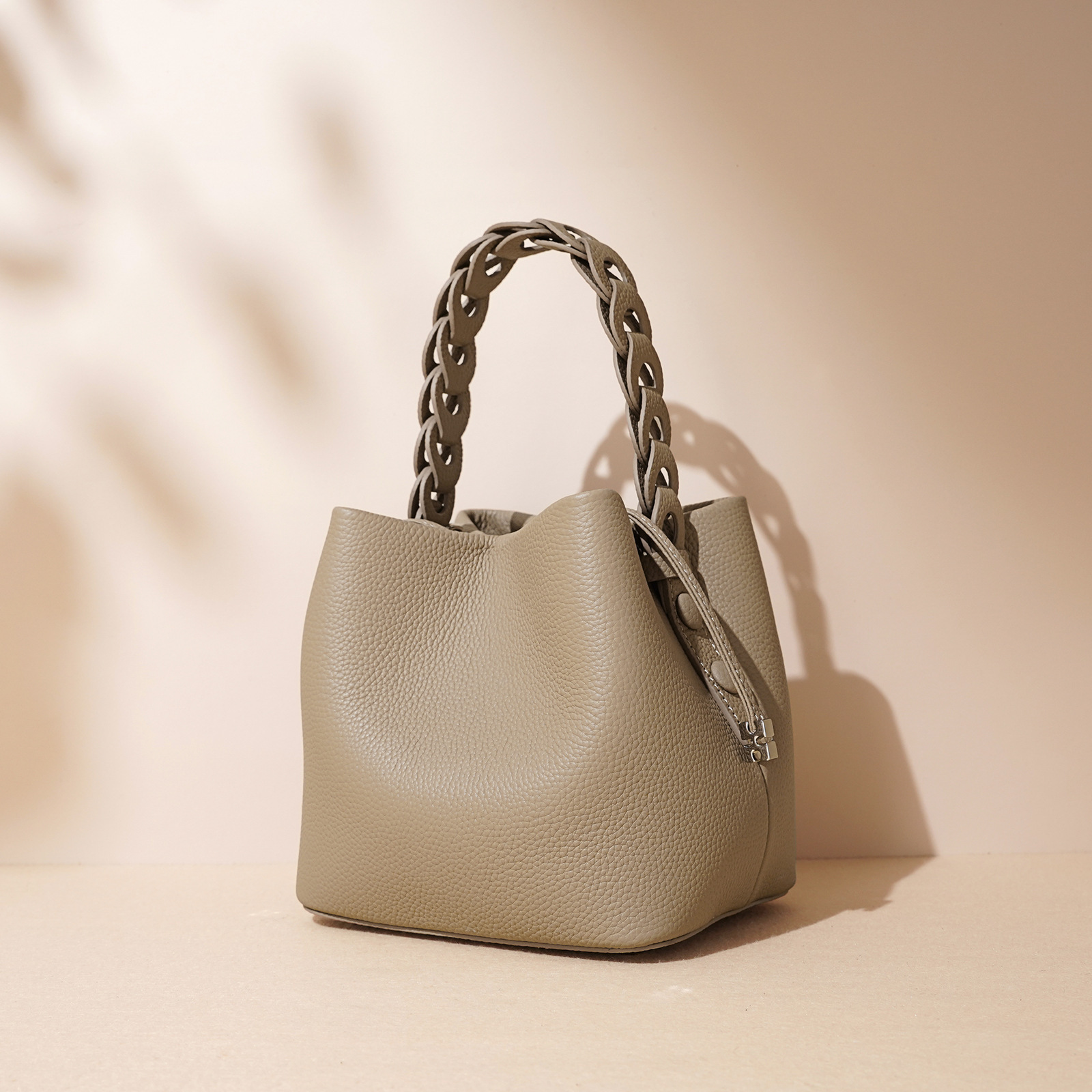 Summer New Arrival Top-grain Leather Bucket Bag photo 2