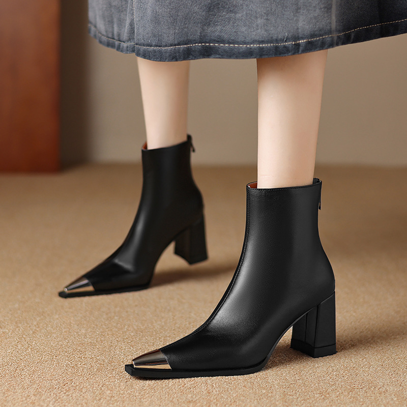 European And American-style Chic Metallic-stitched Pointed-toe Leather Ankle Boots photo 2
