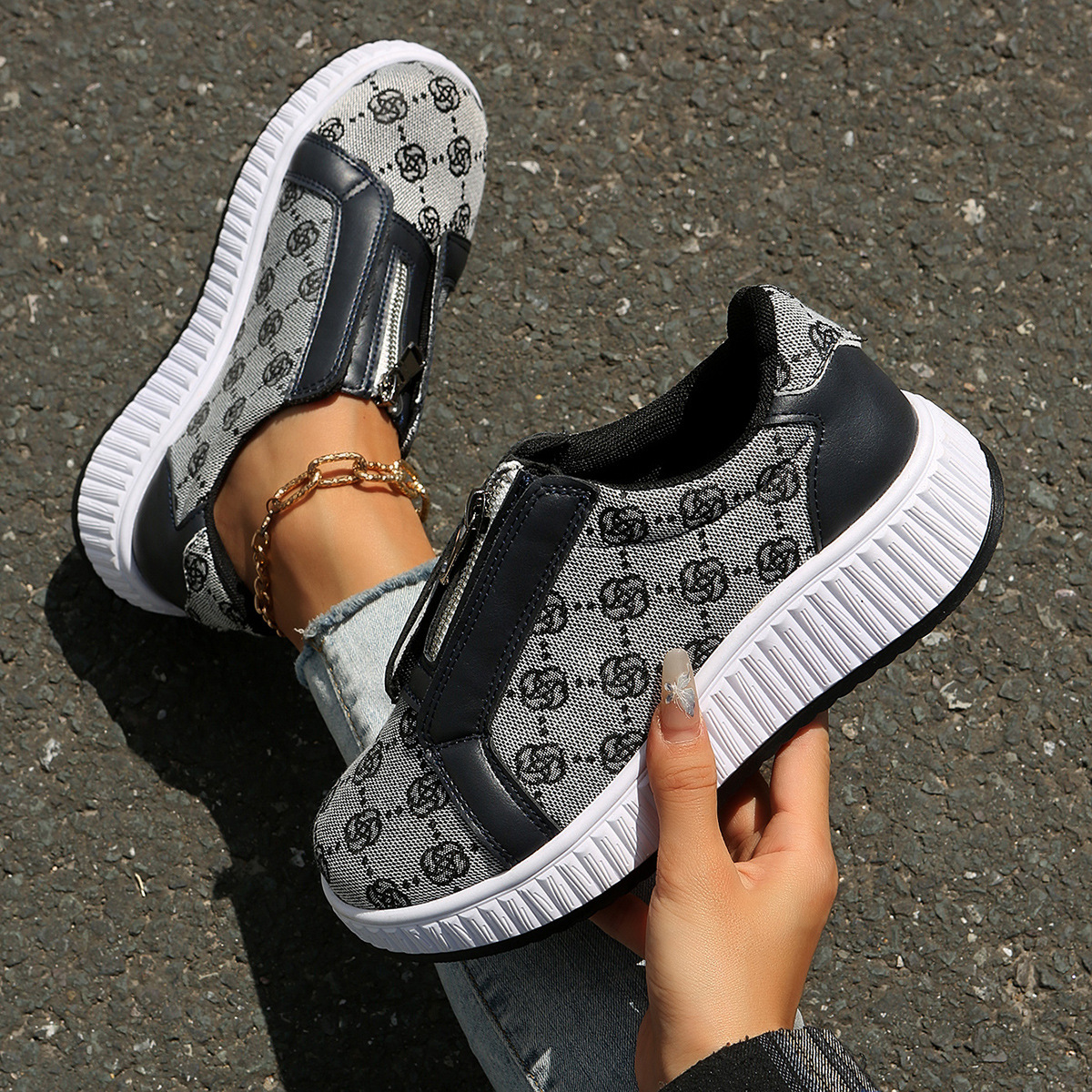 New Style Front-zip Slip-on Casual Large-size Womens Shoes For Presbyopia photo 2
