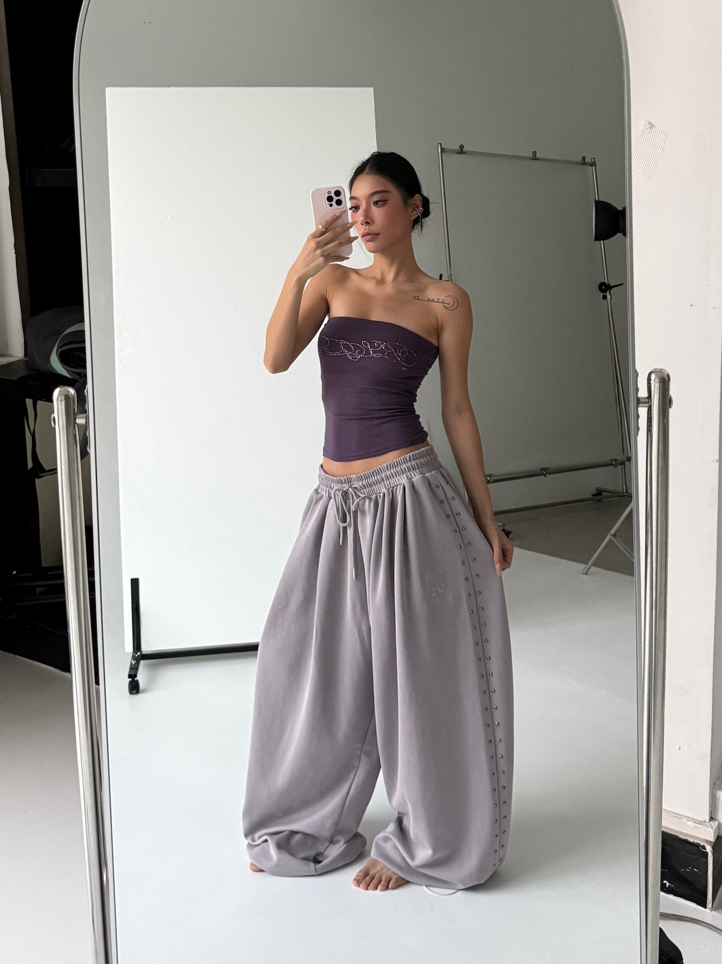 American-style Studded Embroidery Sweatpants photo 4