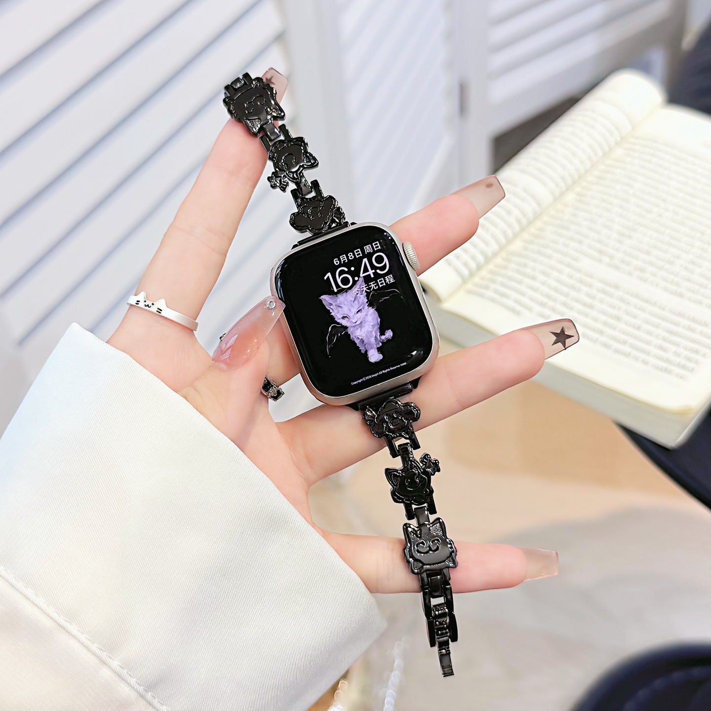 Fashionable Metal Dog And Cat Womens Chain Watch Strap photo 3