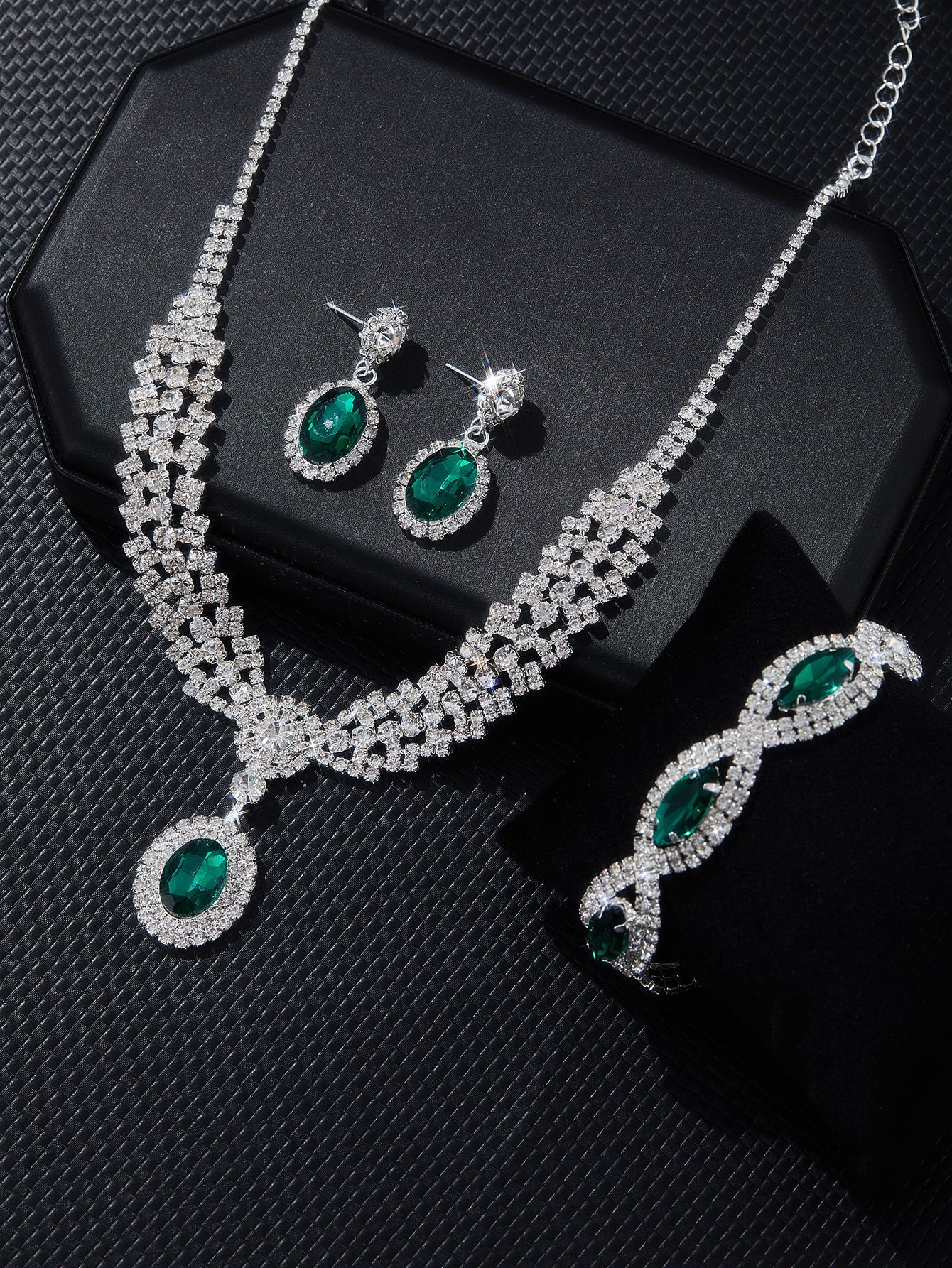New European And American Style Elegant Luxury Sapphire Necklace Set Of Four Pieces photo 5