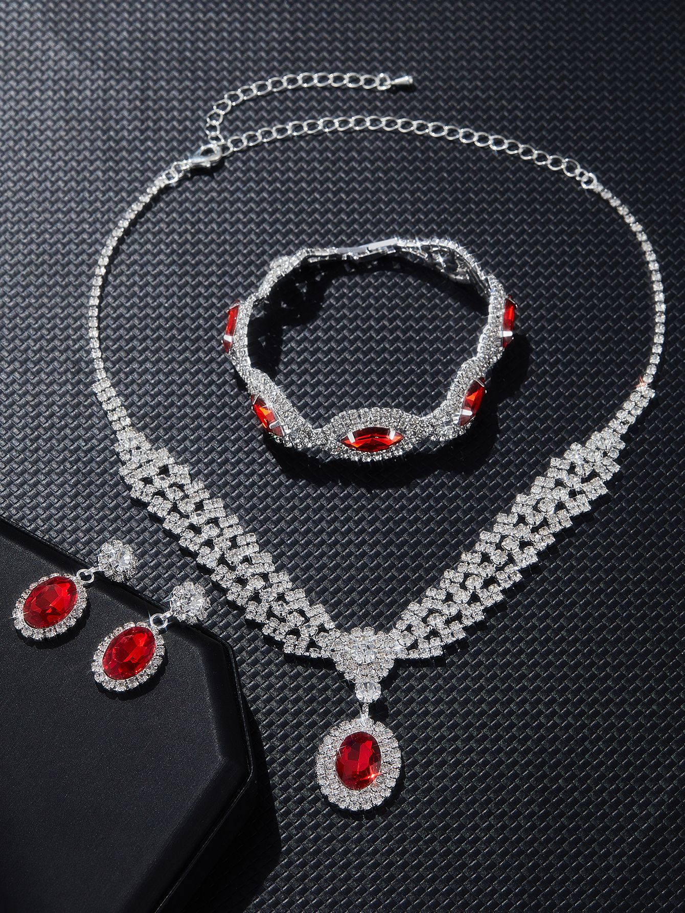 New European And American Style Elegant Luxury Sapphire Necklace Set Of Four Pieces photo 4