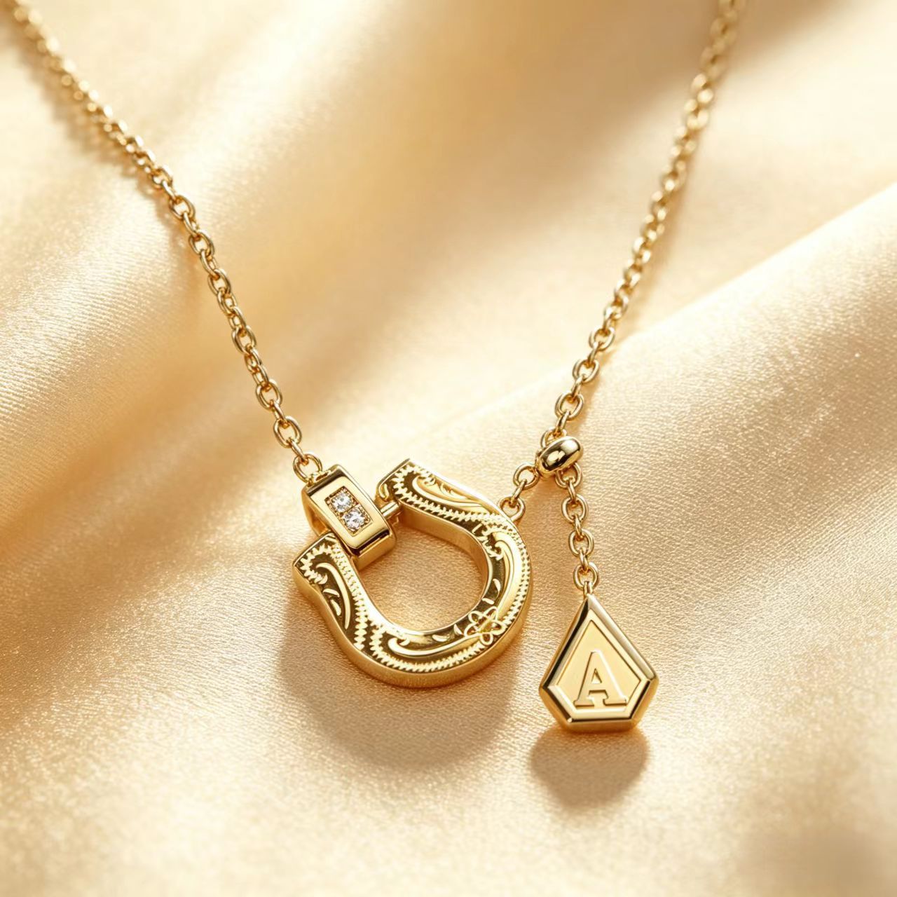 Women's Simple Elegant Versatile Necklace photo 1