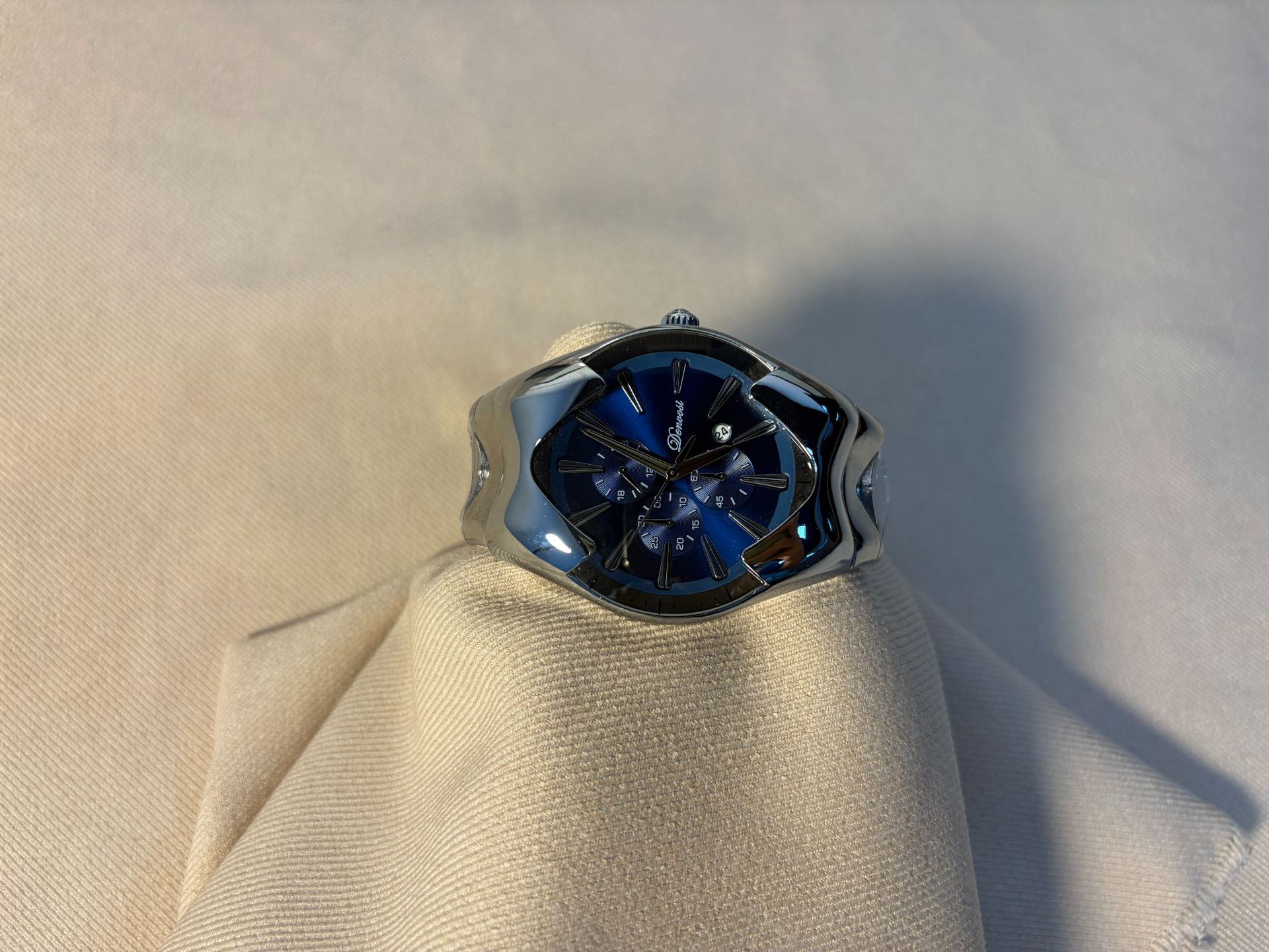 Factory-customized Wholesale Y2K-style Avant-garde Watches photo 2