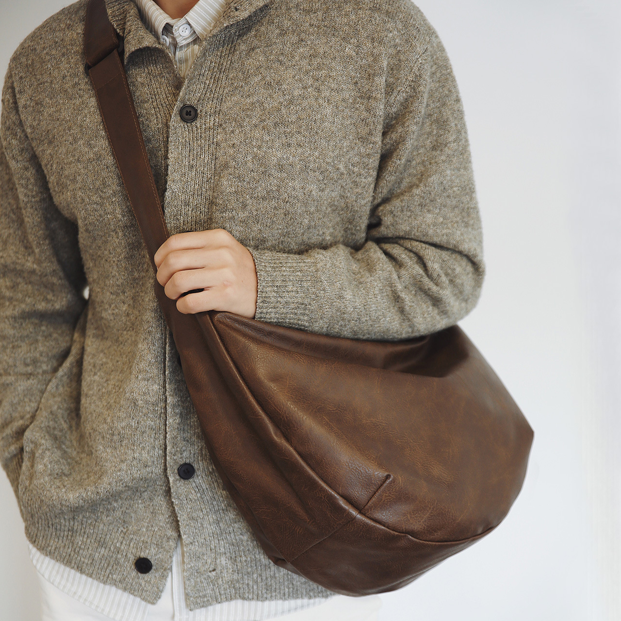 Mens Fashionable Casual Large-Capacity Crossbody Bag photo 1