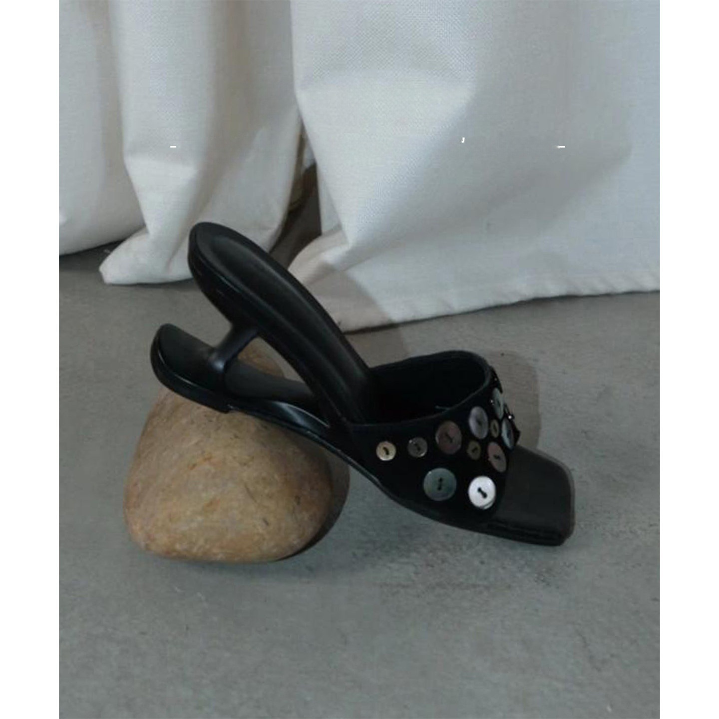 Women's Niche Black Button High-heeled Open-toe Sandals photo 5