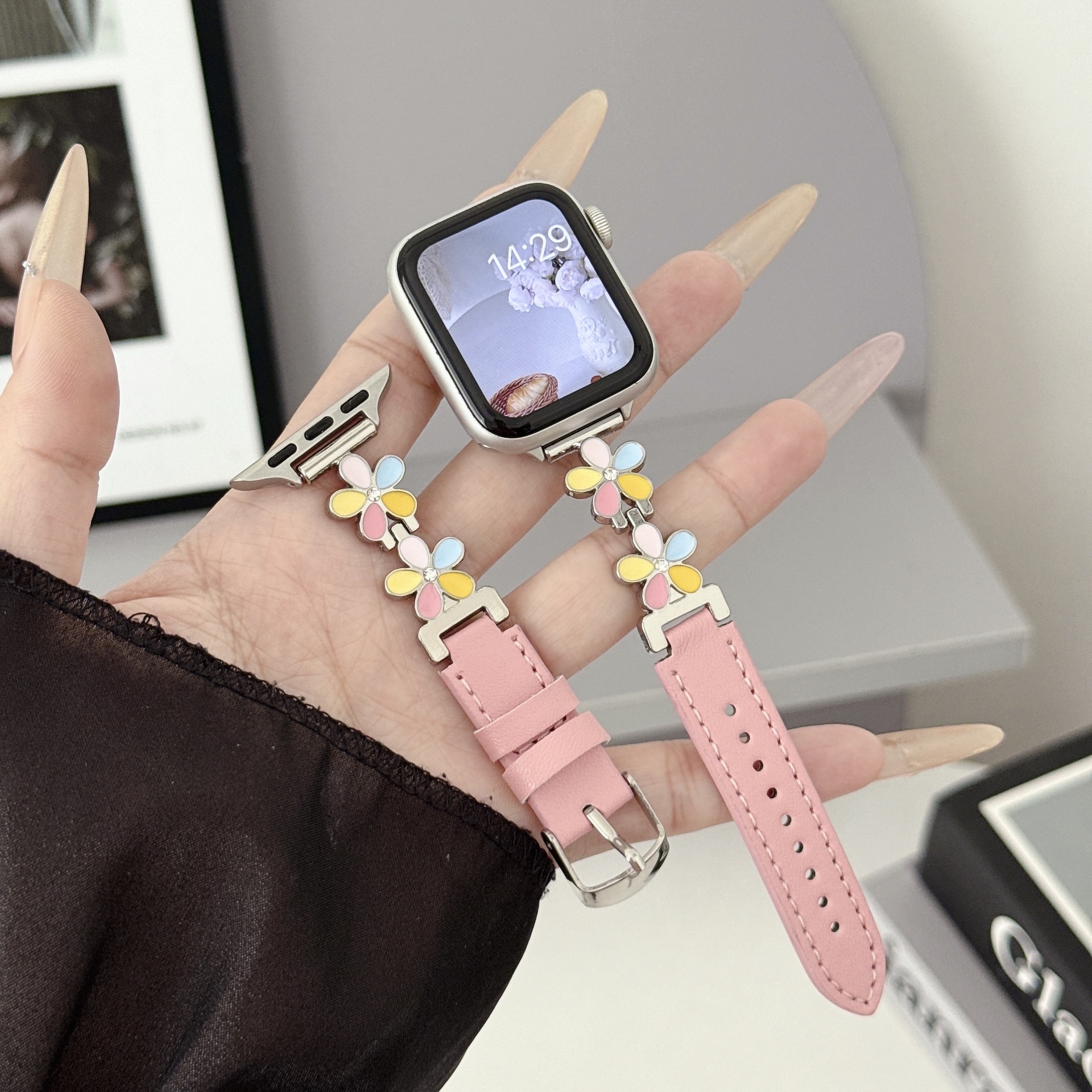Five-color Petal-patterned Leather Watch Strap photo 3