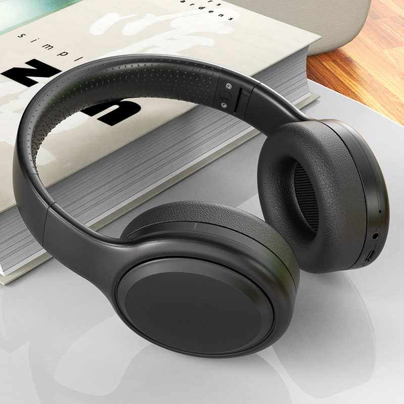 Over-ear Bluetooth Headphones With A Subwoofer photo 3