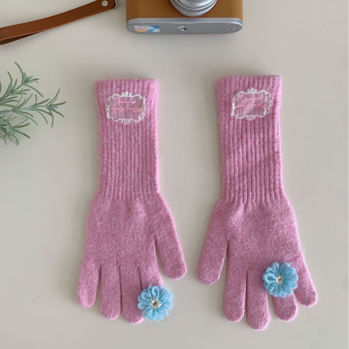 Women's Winter Lace Flower Knitted Gloves photo 1