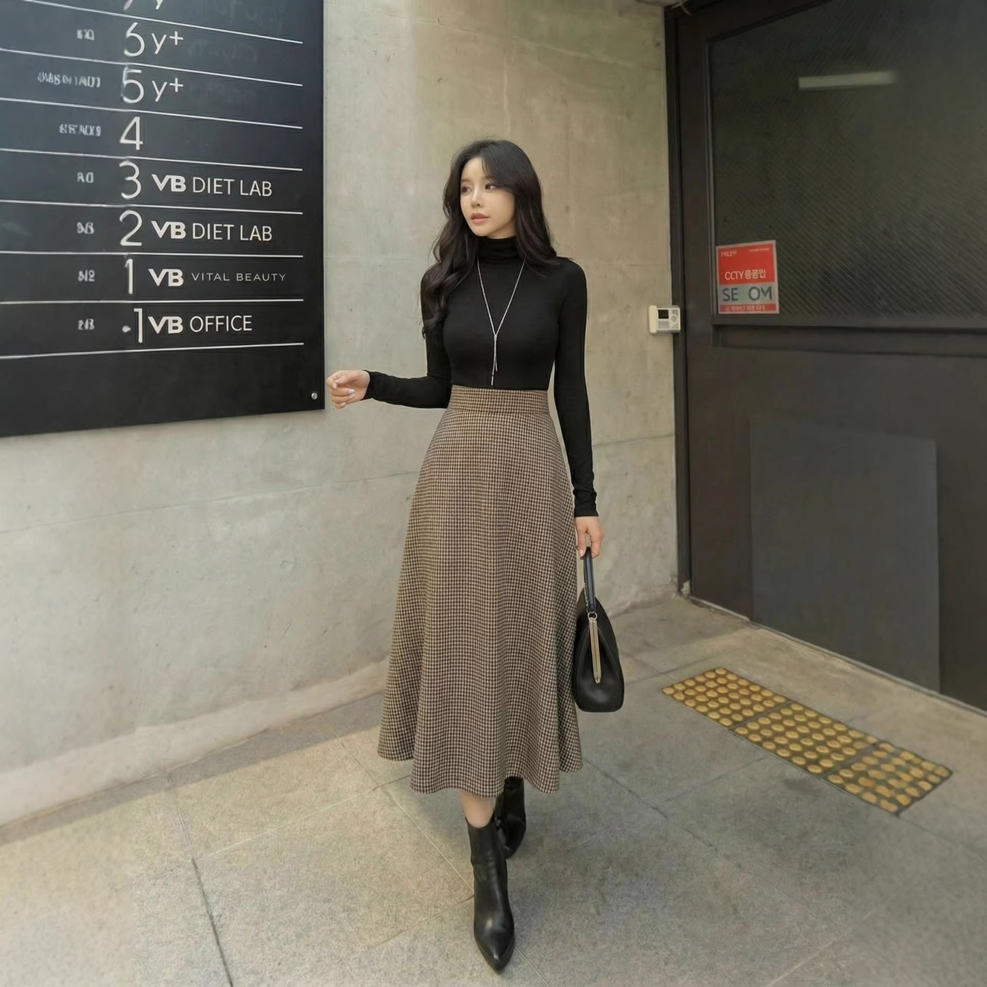 American-style Retro Plaid Brown Semi-formal High-end Midi Skirt photo 1