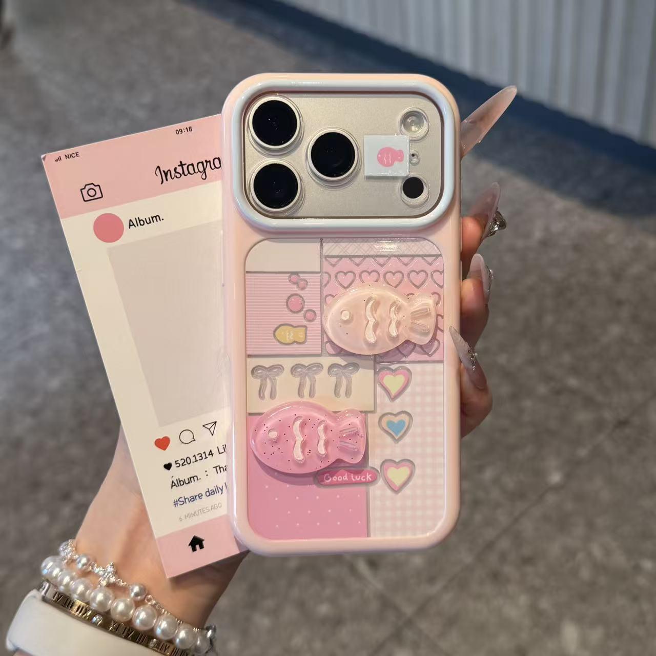 Color-block Plaid Heart And 3D Fish Phone Case photo 3