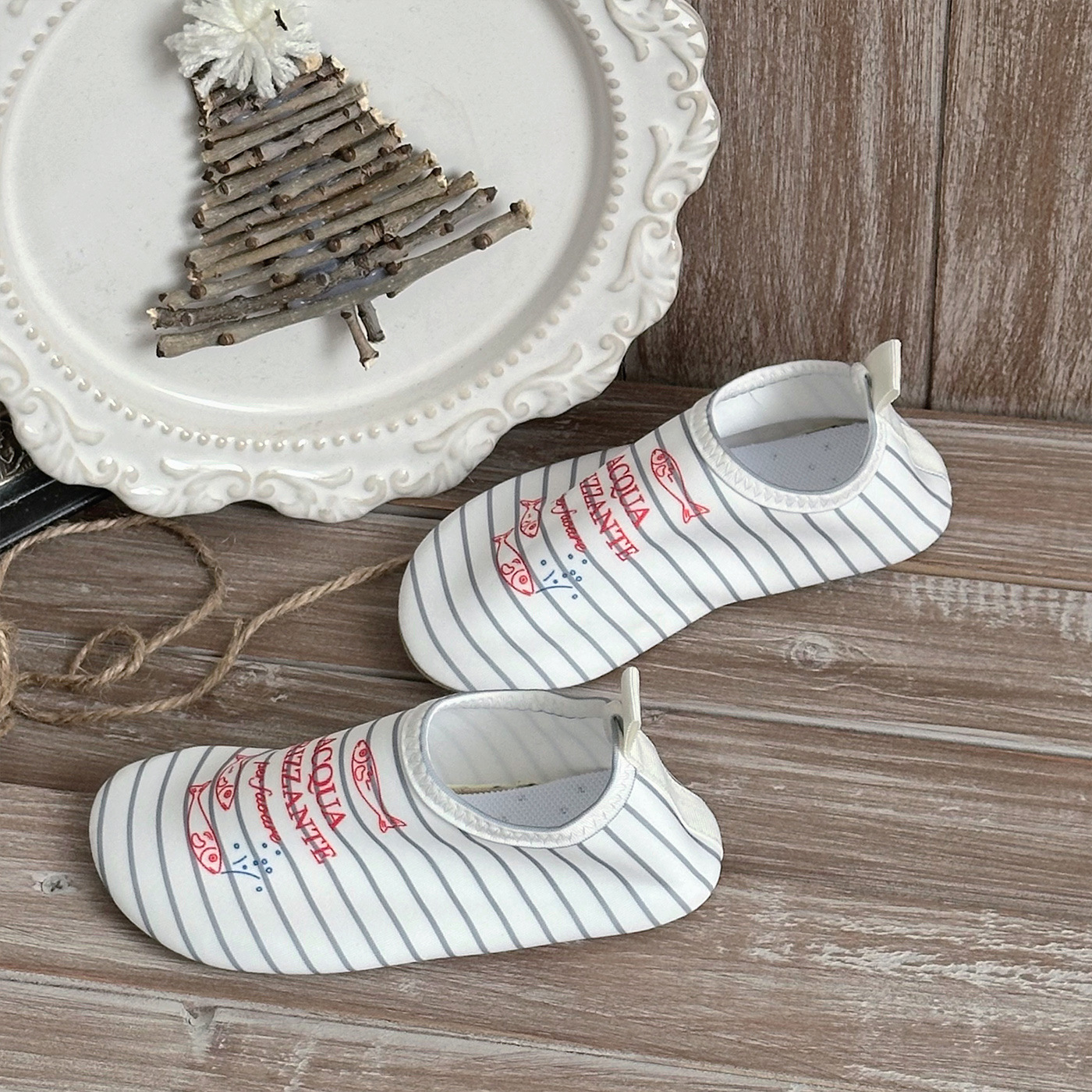New Childrens Beach Shoes Non-slip For Water Parks photo 4