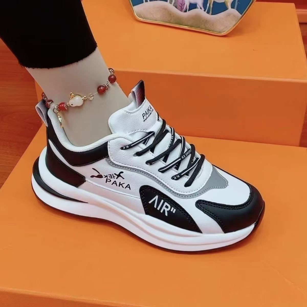 Trendy White Sneakers Casual And Breathable Agnes Shoes photo 3