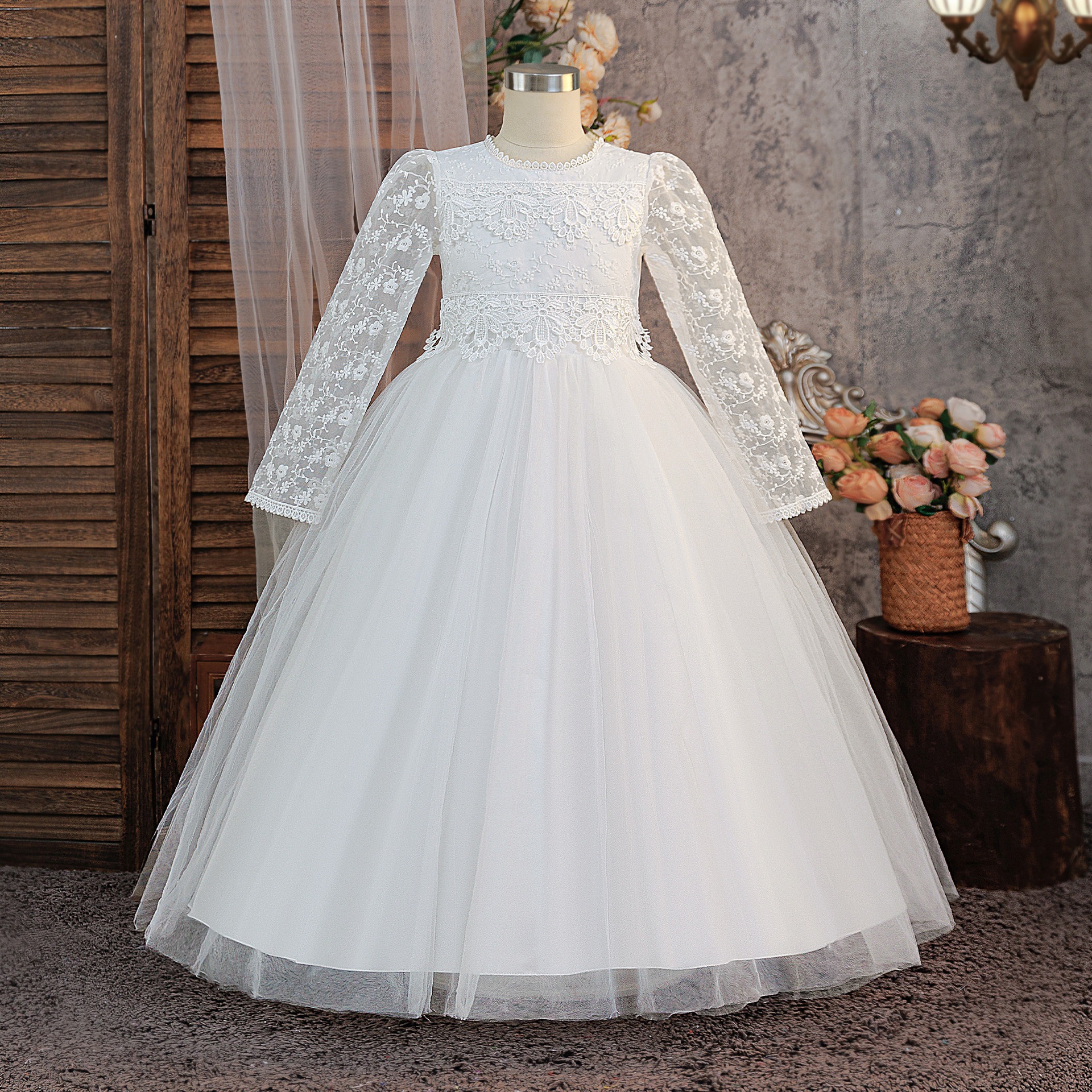 Long-sleeved Embroidered Long Princess-style Puff Skirt photo 2